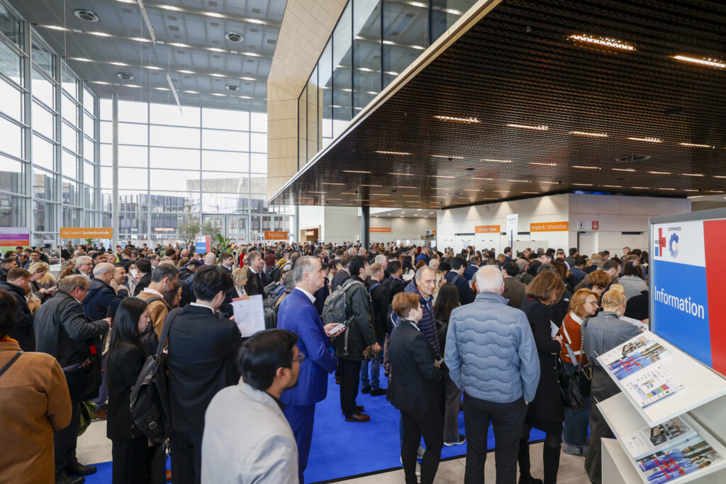 Die MEDICA zählt zu den weltweitführenden Fachmessen für Medizintechnik und Gesundheitswirtschaft, und findet jährlich Mitte November in den Düsseldorfer Messehallen statt – ergänzt um viele digitale Services und Berichterstattung. Das internationale Healthcare-Fachpublikum kann sich über das gesamte Spektrum an Innovationen für den ambulanten und stationären Gesundheitsbereich informieren. Die fünf Erlebniswelten in der Fachmesse umfassen: Labortechnik und Diagnostika, Medizintechnik und Elektromedizin, Bedarfs- und Verbrauchsartikel, Physiotherapie und Orthopädietechnik sowie IT-Systeme und IT-Lösungen. Das Rahmenprogramm der begleitenden Fachforen und Konferenzen nimmt wichtige Trendthemen in den Fokus wie die zunehmende Vernetzung in der Healthcare-Versorgung, Anwendungen auf Basis Künstlicher Intelligenz oder auch Robotik und unterstützende Systeme im medizinischen Einsatz. Informationen online: https://www.medica.de.    


MEDICA, one of the world's leading trade fairs for medical technology and the healthcare industry, takes place every year in mid-November at the Düsseldorf Exhibition Centre – and is complemented by a wide range of digital services and reporting. The international healthcare trade public can find out about the entire spectrum of innovations for the outpatient and inpatient healthcare sector. The five spheres at the trade fair include: Laboratory Technology and Diagnostics, Medical Technology and Electromedicine, Consumer Goods and Consumables, Physiotherapy and Orthopaedic Technology as well as IT Systems and IT Solutions. The supporting programme of accompanying specialist forums and conferences will focus on important trend topics such as increasing connectivity in healthcare provision, applications based on artificial intelligence or robotics and supporting systems in medical use.  Information online: https://www.medica-tradefair.com.